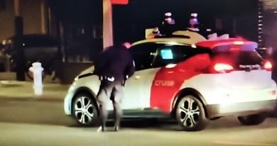 Photo of Neobično – Policija pokušava da zaustavi samovozeći automobil