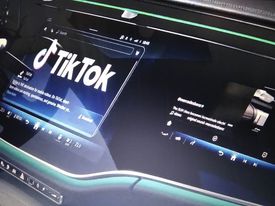 Photo of TikTok dolazi na Mercedes infotainment, počevši od E-klase