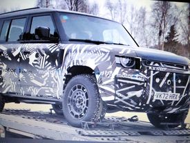 Photo of Land Rover Defender SVKS (2023) se pokazuje robusnim detaljima