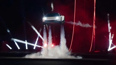 Photo of Potrebno je i do 6 sati da se Tesla Roadster napuni.